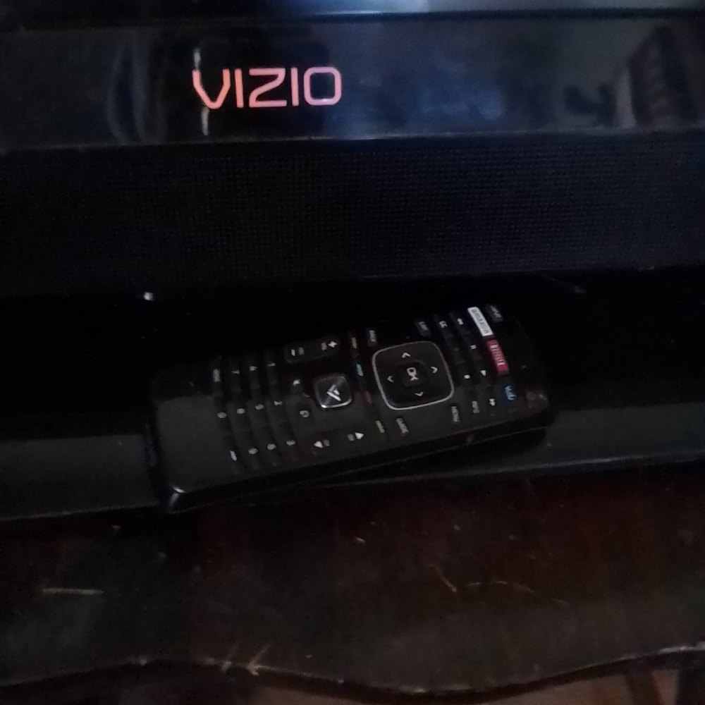 Tv - Picture 3 of 3
